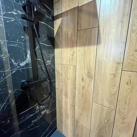 Apartament T2 Avec Terrasse 4p, Centre